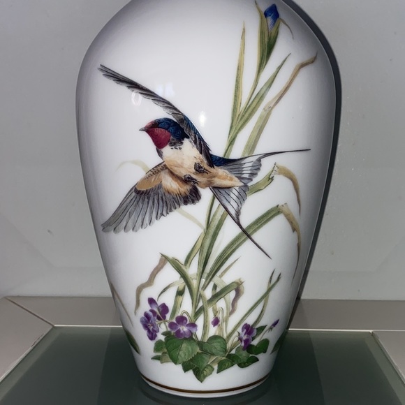 Franklin Porcelain The Meadowland Bird Vase by Basil Ede Limited Edition 1980 - Picture 2 of 15